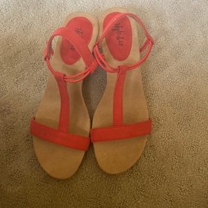 Mulanf Red Small wedged Heels Size 7M - NEW in box
